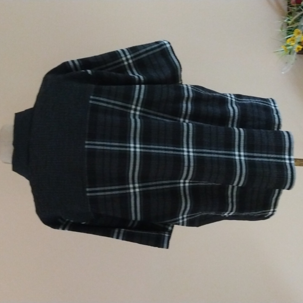 Habitat Size Large Button Front Top. - image 2